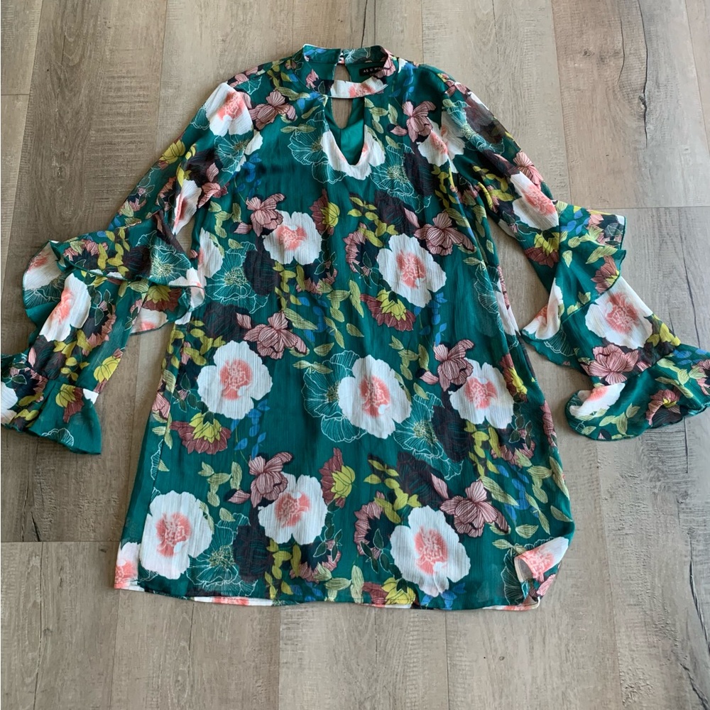 Spring Fling Mini Dress with Fluttery Sleeves by As U Wish. Size Large